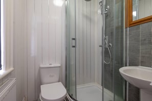 Studio, 1 grand lit | Salle de bain