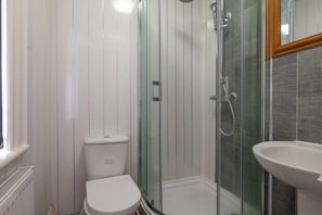 Studio, 1 keskisuuri parisänky | Kylpyhuone | Suihku, pyyhkeet