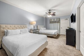 5 عدّة غرف نوم وخدمة الإنترنت وملاءات أسرّة