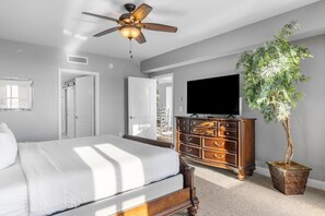 5 عدّة غرف نوم وخدمة الإنترنت وملاءات أسرّة