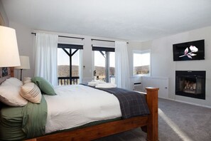 3 chambres, bureau, fer et planche à repasser, lit parapluie