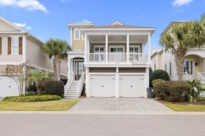 Exterior - Cozy 4 Bedroom Beach House Close to the Ocean (North Myrtle Beach)