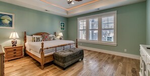 4 室のベッドルーム、インターネット、ベッドシーツ