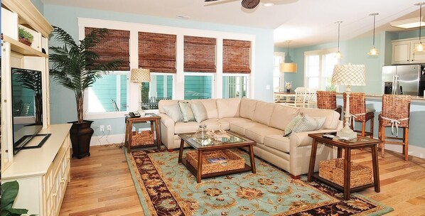 TV - 4BR 3.5BA Luxury Retreat for Unforgettable Getaways (North Myrtle Beach)