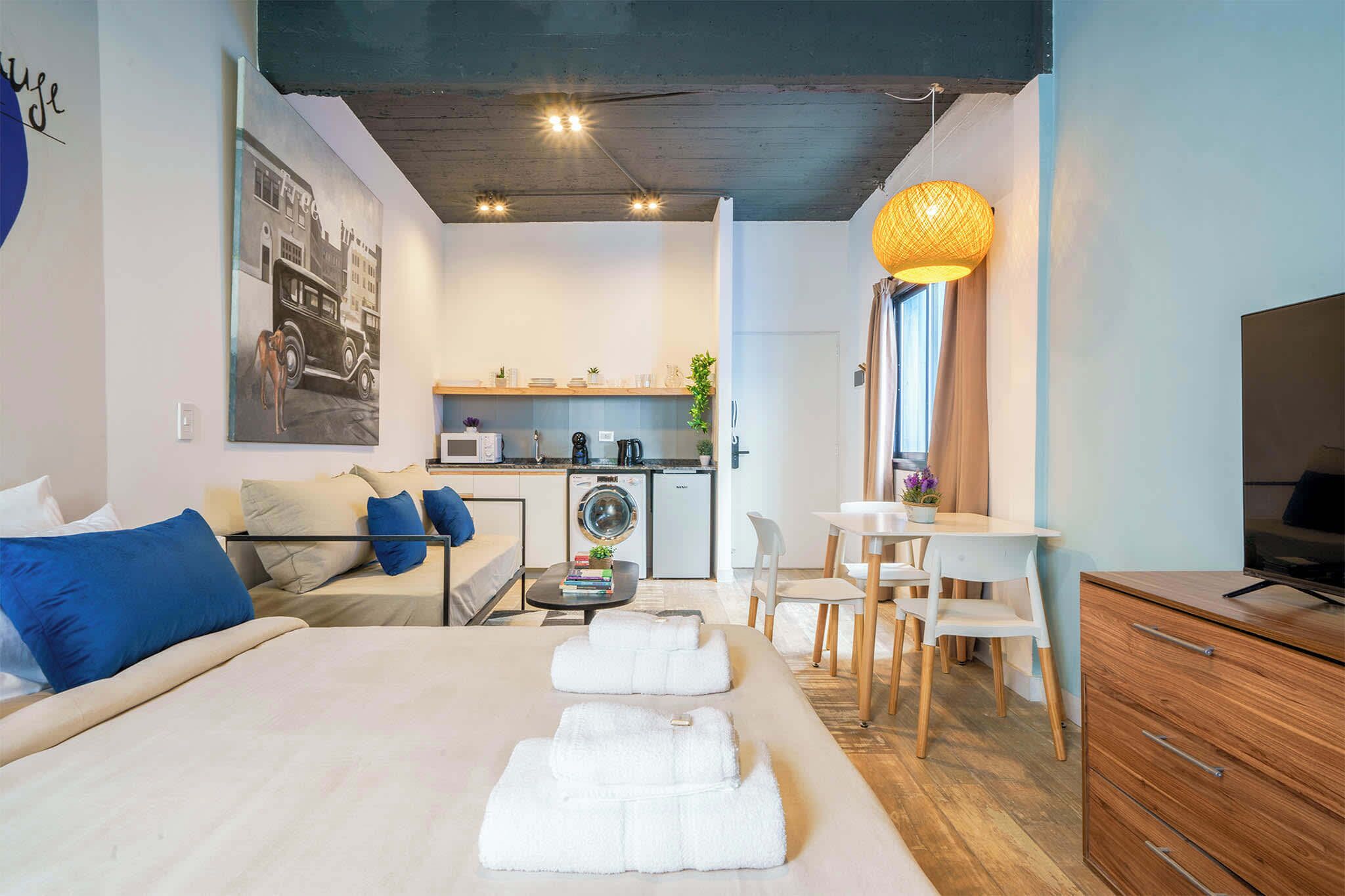 Iron/ironing board, WiFi, bed sheets