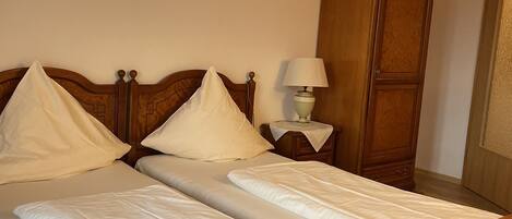 2 makuuhuonetta, vuodevaatteet