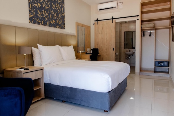 Comfort Double Room | Egyptian cotton sheets, premium bedding, down duvets, Tempur-Pedic beds