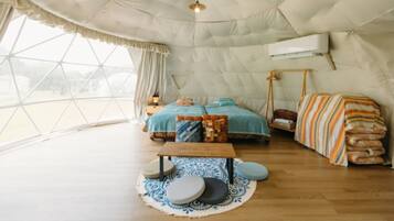 1 habitación, escritorio, wifi gratis y ropa de cama