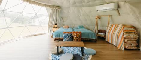 1 bedroom, desk, free WiFi, bed sheets