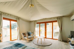 1 bedroom, desk, free WiFi, bed sheets - Glamping Safari tent  Regular plan with 1 nig / Ito Shizuoka (Ito)