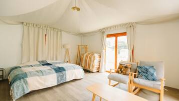 1 bedroom, desk, free WiFi, bed sheets