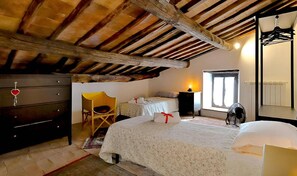 3 Schlafzimmer, Zimmersafe, Bügeleisen/Bügelbrett, Reisekinderbett
