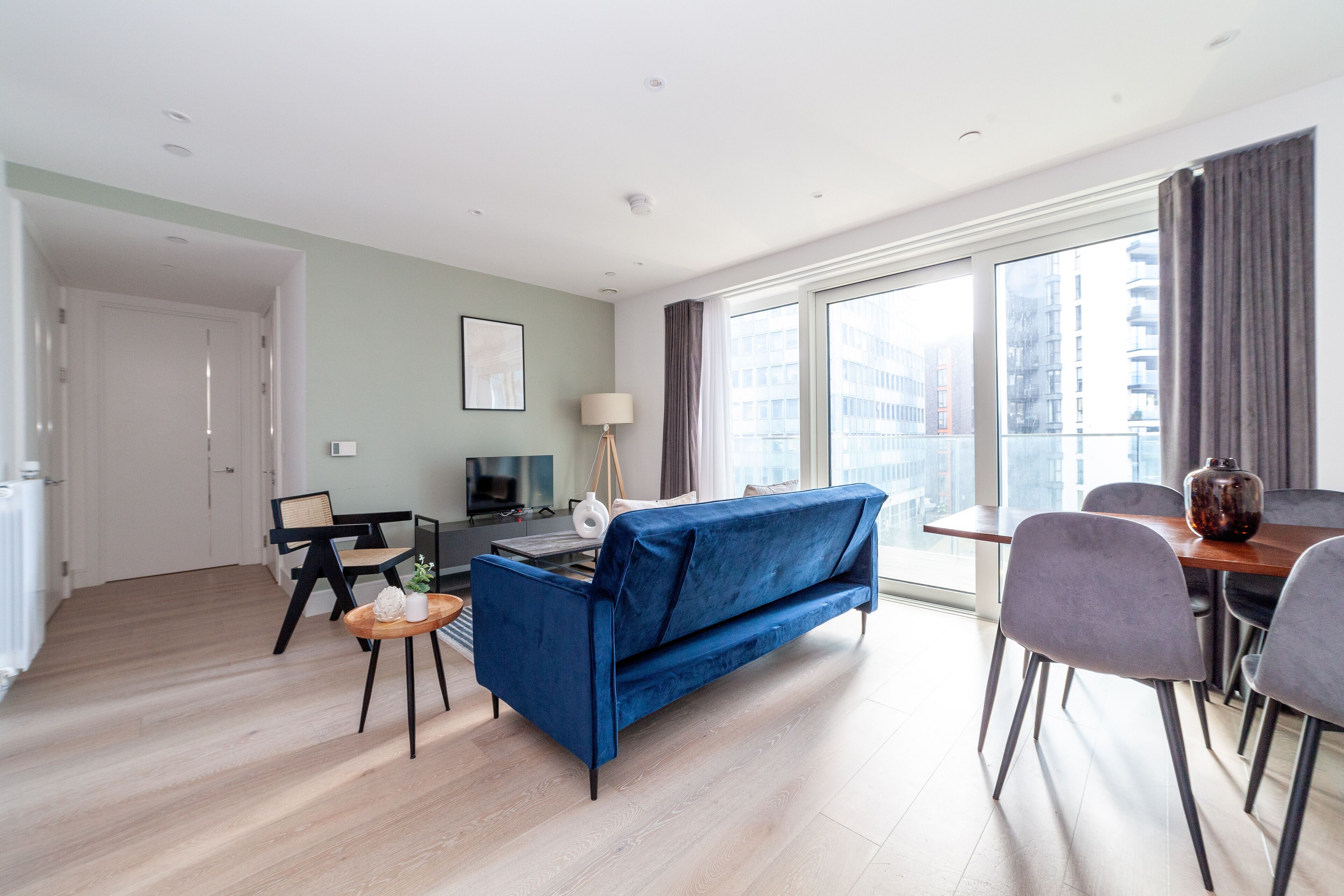 Apartment | Living area | 37-inch TV with cable channels, Netflix, streaming services