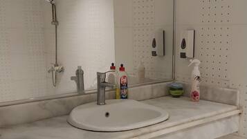 Soap, shampoo