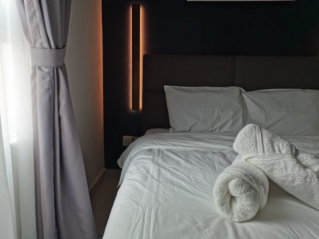 2 bedrooms, iron/ironing board, WiFi