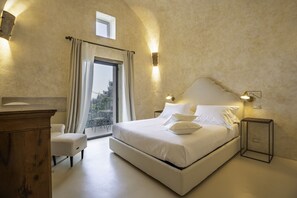 1 bedroom, iron/ironing board, free WiFi, bed sheets - Sunshine in Alma domus ancient vaulted house recently opened in Amalfi (Amalfi)