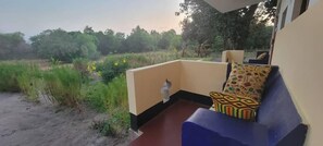 Comfort Single Room | Individually decorated, individually furnished, laptop workspace