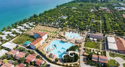 Bungalow mit Klimaanlage, Terrasse und Pool