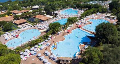 Bungalow mit Klimaanlage, Terrasse und Pool
