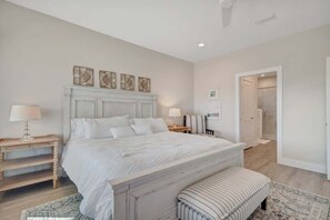 6 bedrooms, iron/ironing board, WiFi, bed sheets