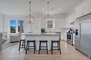 Fridge, microwave, oven, stovetop - Gulf Shores Home: Pool, Golf Cart & Private Beach (Orange Beach/Gulf Shores)