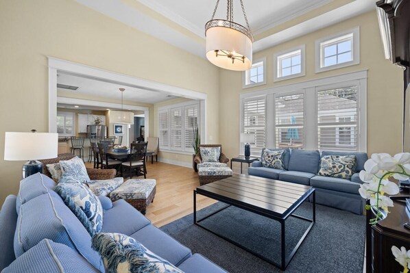 TV - 4-Bedroom Vacation Home: Oasis with Private Pool (North Myrtle Beach)