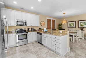 Fridge, microwave, oven, stovetop - Luxurious 3 Bedroom Vacation Home Retreat (North Myrtle Beach)