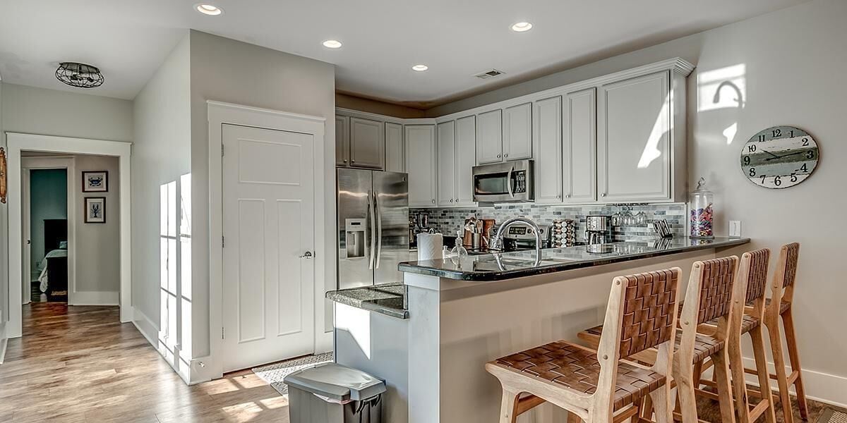 冰箱、微波炉、烤箱、炉灶