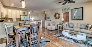 TV - Stylish 2 Bdrm Villa in Salt Creek Perfect Getaway (North Myrtle Beach)