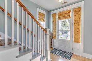 Interior - Spacious3-Bedroom Vacation Rental with Versatile Sleeping Arrangements (North Myrtle Beach)