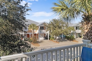 Property grounds - Your Cozy Hideaway: 1 Bdrm with Balcony Near Beach (North Myrtle Beach)