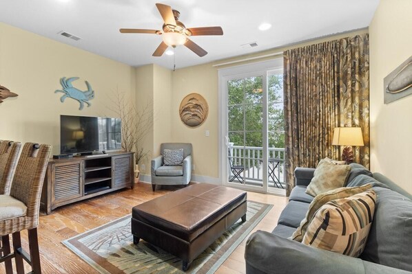 TV - 1 Bedroom Carriage Home with Comfort and Style (North Myrtle Beach)