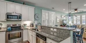 Frigorífic, microones, forn i placa de cuina