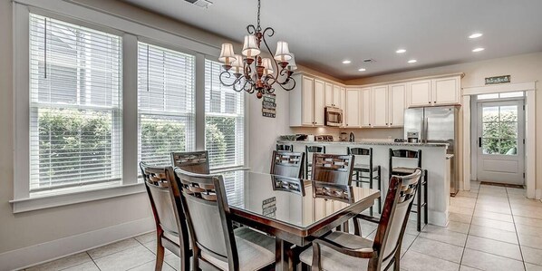 Dining - 3 Bedroom Getaway at North Beach Resort & Villas (North Myrtle Beach)