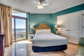 4 bedrooms, Internet, bed sheets - A Secluded Getaway: Oceanfront 4 Bedroom Condo (North Myrtle Beach)