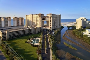 Exterior - Unwind in Luxury : Oceanfront 4 Bedroom Condo (North Myrtle Beach)