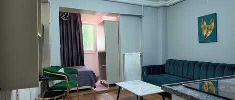 Economy-studio | Oleskelualue | Taulutelevisio, Netflix, suoratoistopalvelut