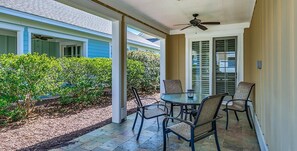 Outdoor dining - Your Ideal Getaway: 3 Bdrm Vacation Home Near Beach (North Myrtle Beach)