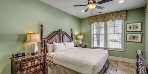 3 bedrooms, Internet, bed sheets - Unwind & Relax 3 Bedroom Home Near the Beach (North Myrtle Beach)