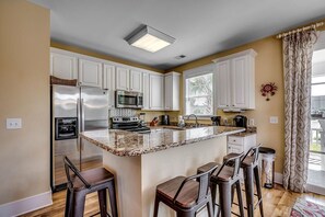 Fridge, microwave, oven, stovetop - Seaside Bliss Awaits: Discover Luxury at North Beach Resort & Villas (North Myrtle Beach)