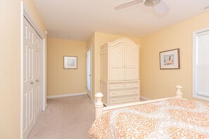 3 bedrooms, iron/ironing board, WiFi, bed sheets - Fun, colorful 3-bedroom townhouse with free WiFi and a partial ocean view located midtown on the ocean block and just a short walk to the beach! (OCEAN CITY)