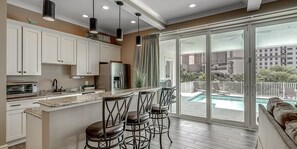 المنشأة من الداخل