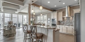 ثلاجة، ميكروويف، فرن، موقد طهي مسطح