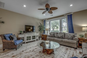 TV - Discover Serenity at North Beach Resort 4BR 4.5BA (North Myrtle Beach)