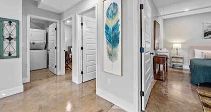 Convenient 2 bedroom on Main St