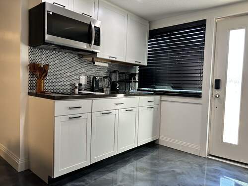 Orlando Vacation Rental Heated Pool & Spa 5 BR 3 BA Near Space, Nature, Disney