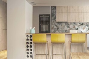 Fridge, microwave, oven, stovetop - Stylish Apartment with Garden | Parking | Close to Wawel Castle (Kraków)