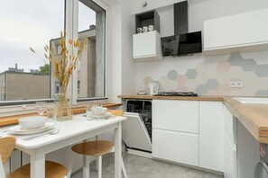 Réfrigérateur, four, plaque de cuisson, lave-vaisselle