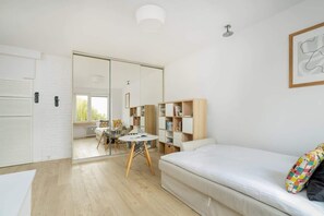 مكواة/لوح كي وواي فاي وملاءات أسرّة