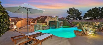 5BR Luxury Villa Pool, Spa, RV Parking, Sleeps 12